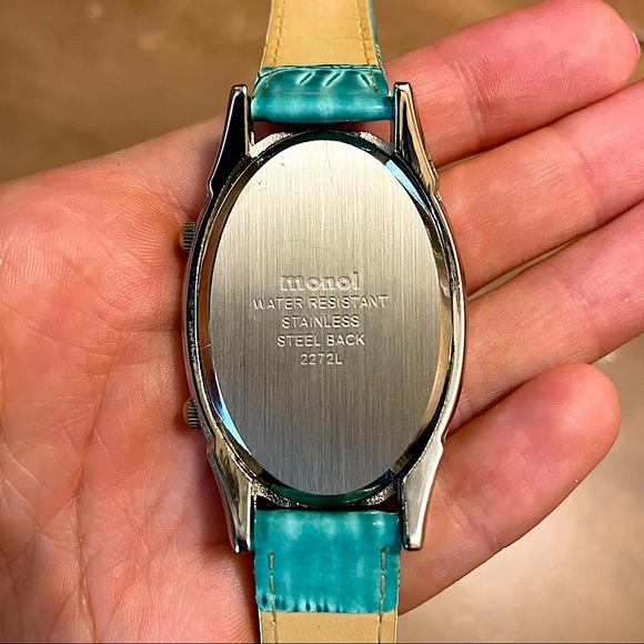 🎉3/$20 Women’s watch with Dual Timezone/Two Dial - Picture 6 of 6